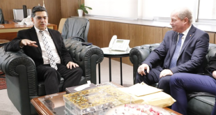 مرقص النائب كميل شمعون