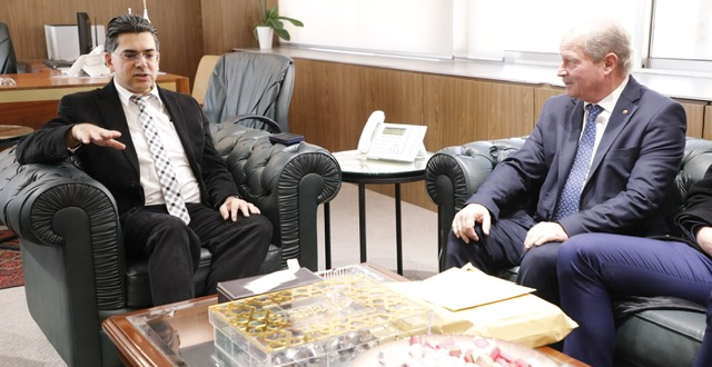 مرقص النائب كميل شمعون