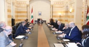 مرقص بعد الاجتماع الوزاري في السرايا