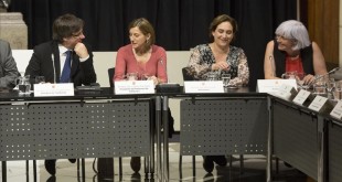 BARCELONA 29 07 2016 Cumbre en la Generalitat sobre nueva ley antidesahucios en la foto Carme Forcadell   Carles Puigdemont   Oriol Junqueras   Ada Colau   Dolors Sabate   Neus Munte FOTO DE FERRAN NADEU