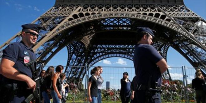 vigilancia-policial-torre-eiffel-1471983883623