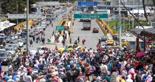 Venezolanos-emigrando-a-Ecuador-6