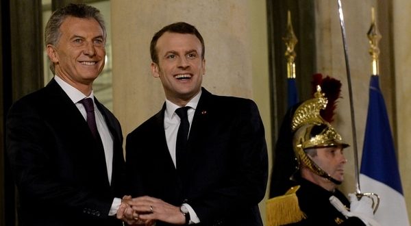 Mauricio-Macri-y-Emmanuel-Macron